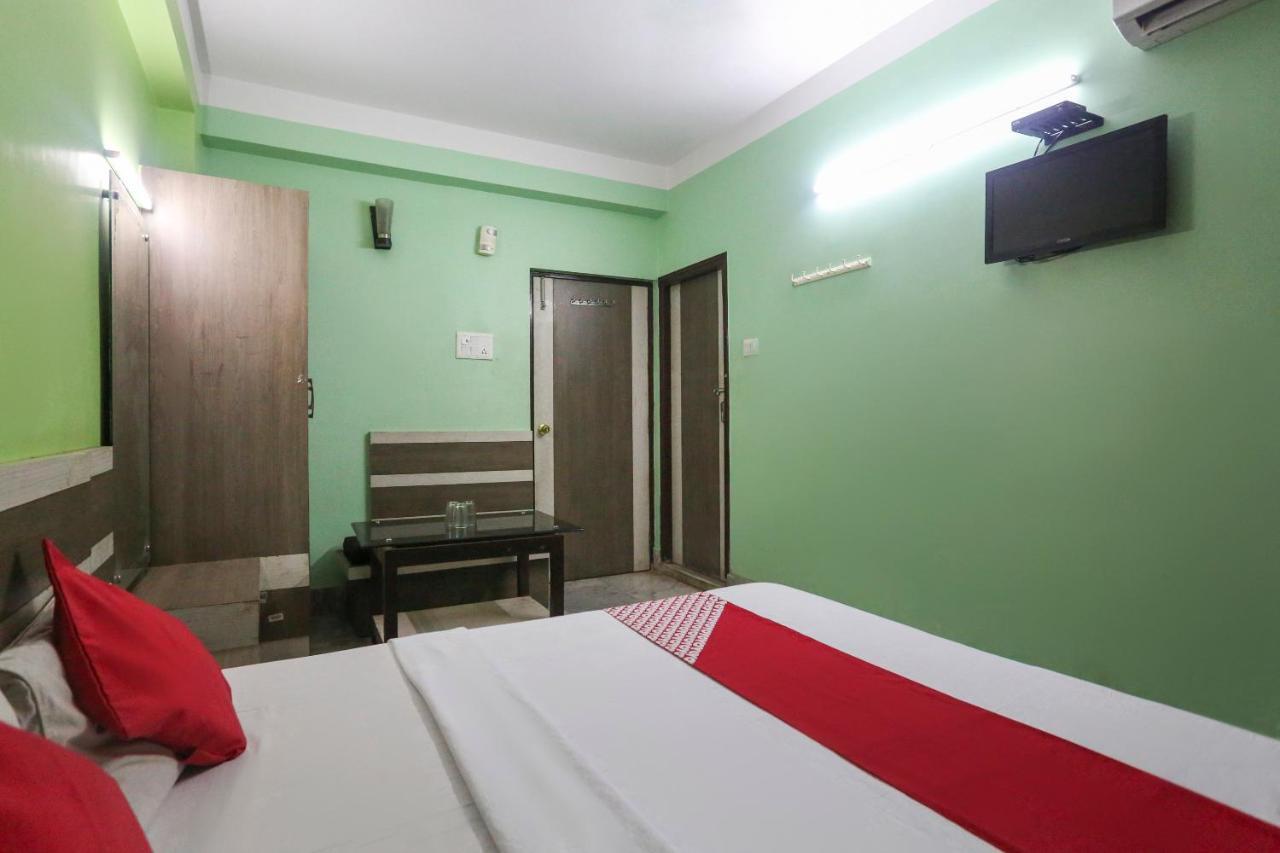Oyo 60609 Hotel Tanushree Rampurhat Exterior foto